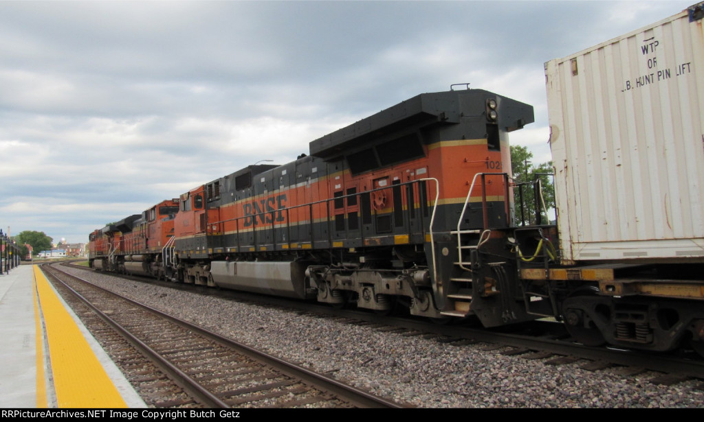 BNSF 1025